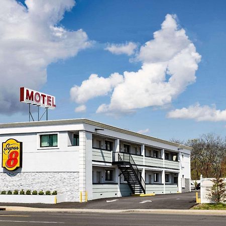 Super 8 By Wyndham Lindenhurst Exterior foto