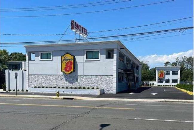 Super 8 By Wyndham Lindenhurst Exterior foto