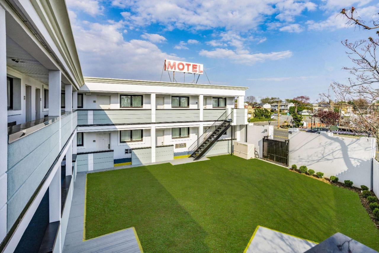 Super 8 By Wyndham Lindenhurst Exterior foto